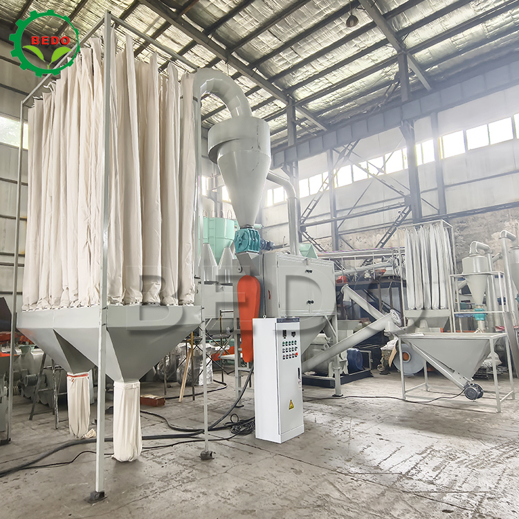 効率的な木材割れ粉の磨きのために最大給餌サイズ8mmの50Hz低ノイズ木材粉末機