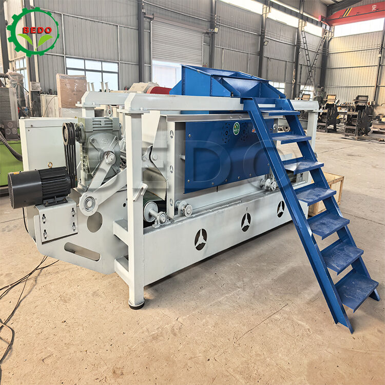 7.5kw 木材スライス機 125mmローラー 400kg/h 容量効率の高い木材加工設備